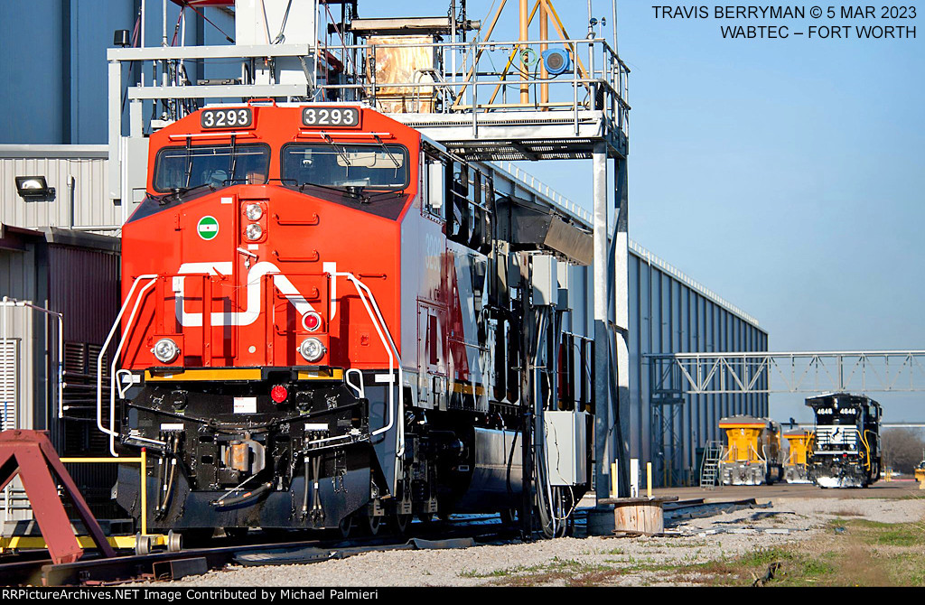 CN ET44AC 3293